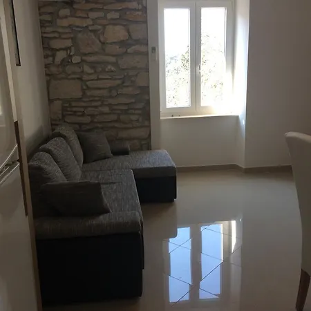 Sansa Apartman *