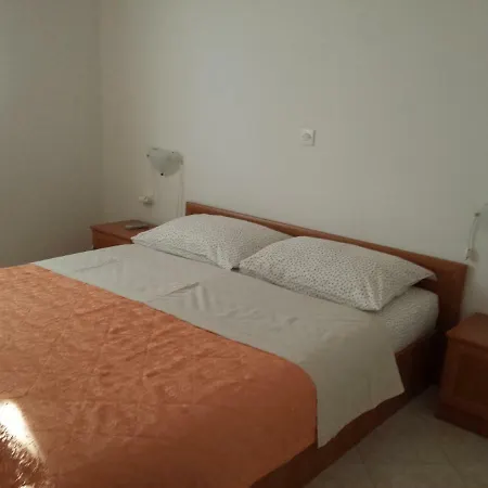 Sansa Apartman *