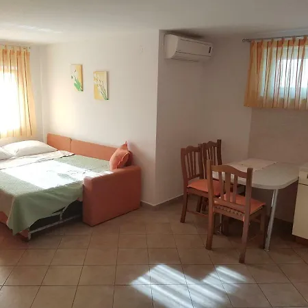 Sansa Apartmán Banjole